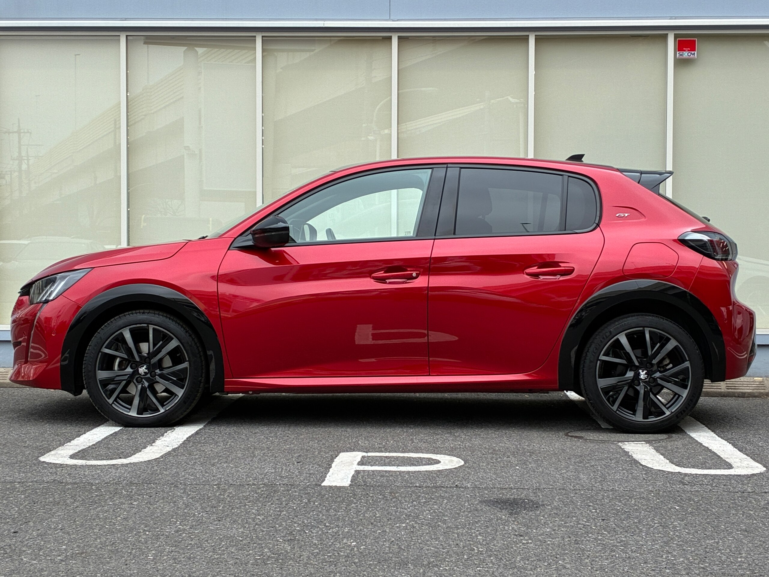 2021 Peugeot 208 — photo 3