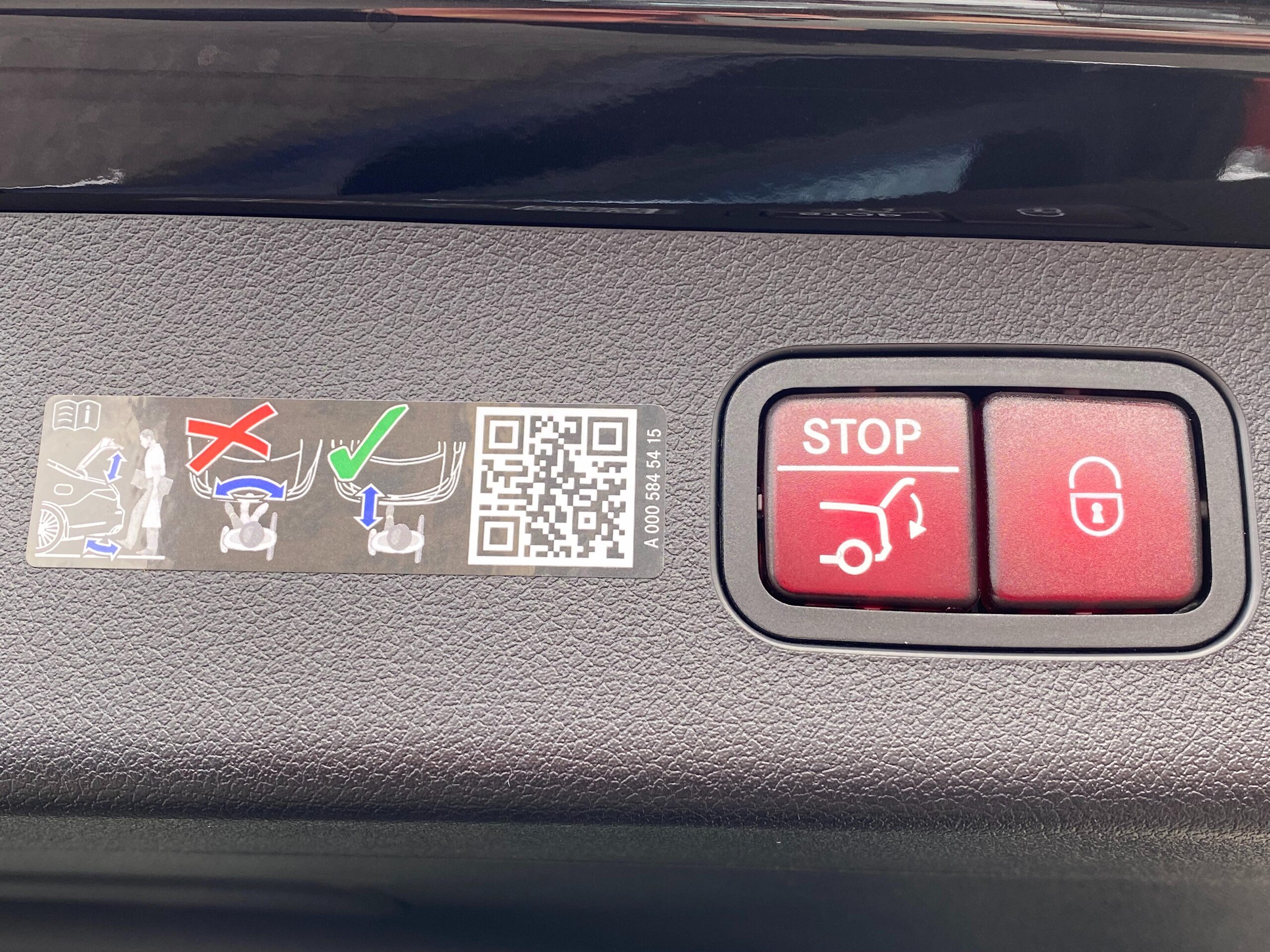 Mercedes-Benz E-Class Wagon E200 Avantgarde AMG Line Package (ISG) — photo 8