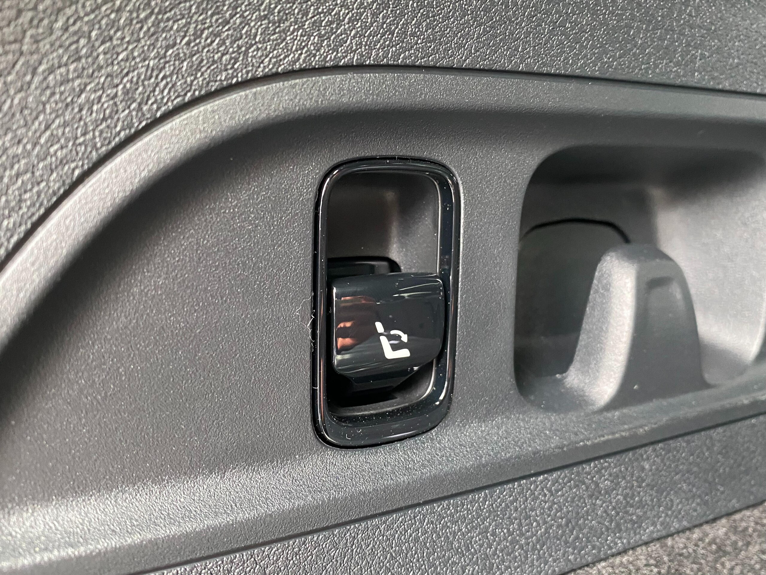 Mercedes-Benz E-Class Wagon E200 Avantgarde AMG Line Package (ISG) — photo 9