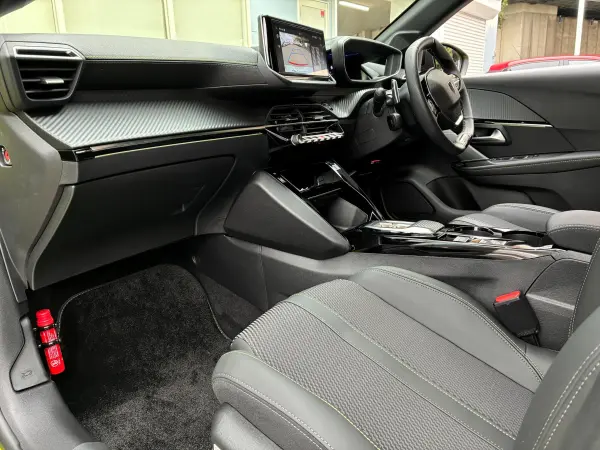 Peugeot 208 GT Certified Used Car One Owner Apple CarPlay Active Cruise Control Lane Positioning Assist Steering Paddle Shift Back Camera LED Headlights ETC Onboard Unit (Agueda Yellow) — photo 9