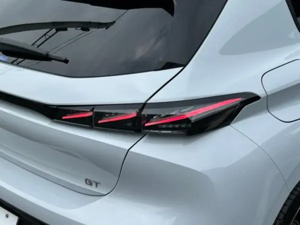 Peugeot 308GT Hybrid MHEV Model with New Car Warranty Transfer, Genuine Navigation, Front/Rear Dashcam, 360° Vision Camera, Matrix LED Headlights, Front Seat & Steering Wheel Heaters, Alcantara & Top Leather Seats, 18AW (Okenite White) — photo 9