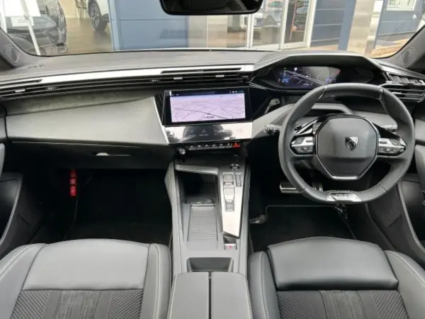 2025 Peugeot 308 — photo 2