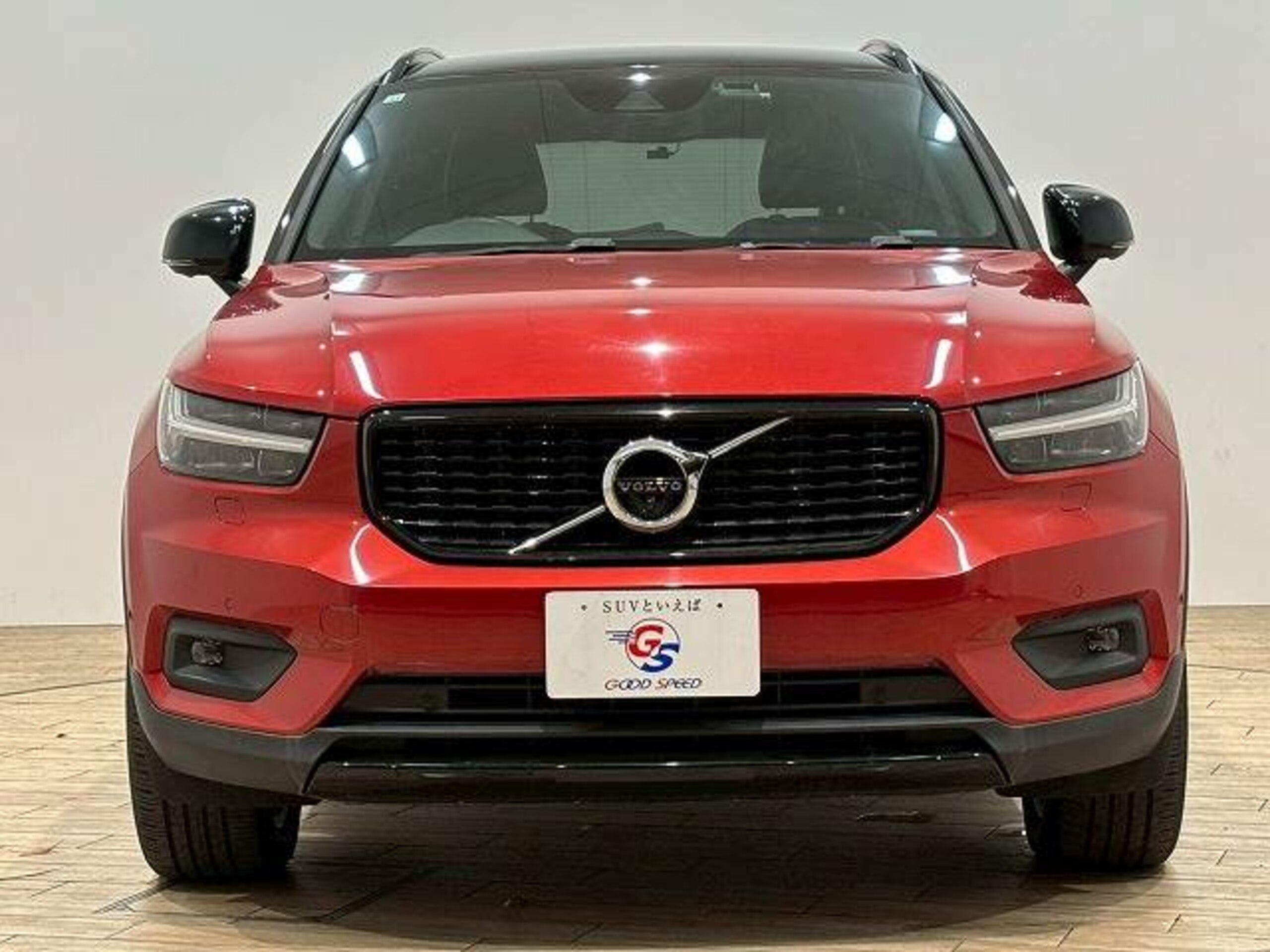 Volvo XC40 B4 AWD R-Design 4WD — photo 8