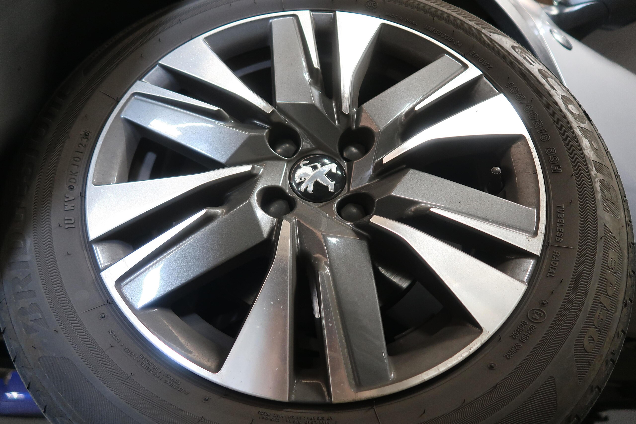 Peugeot 2008 Cross City — photo 9