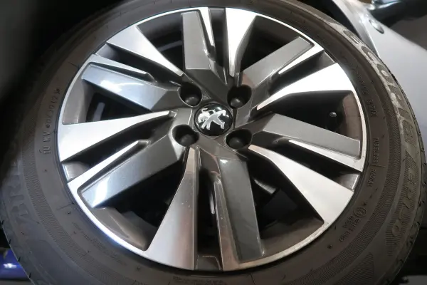 Peugeot 2008 Cross City — photo 9