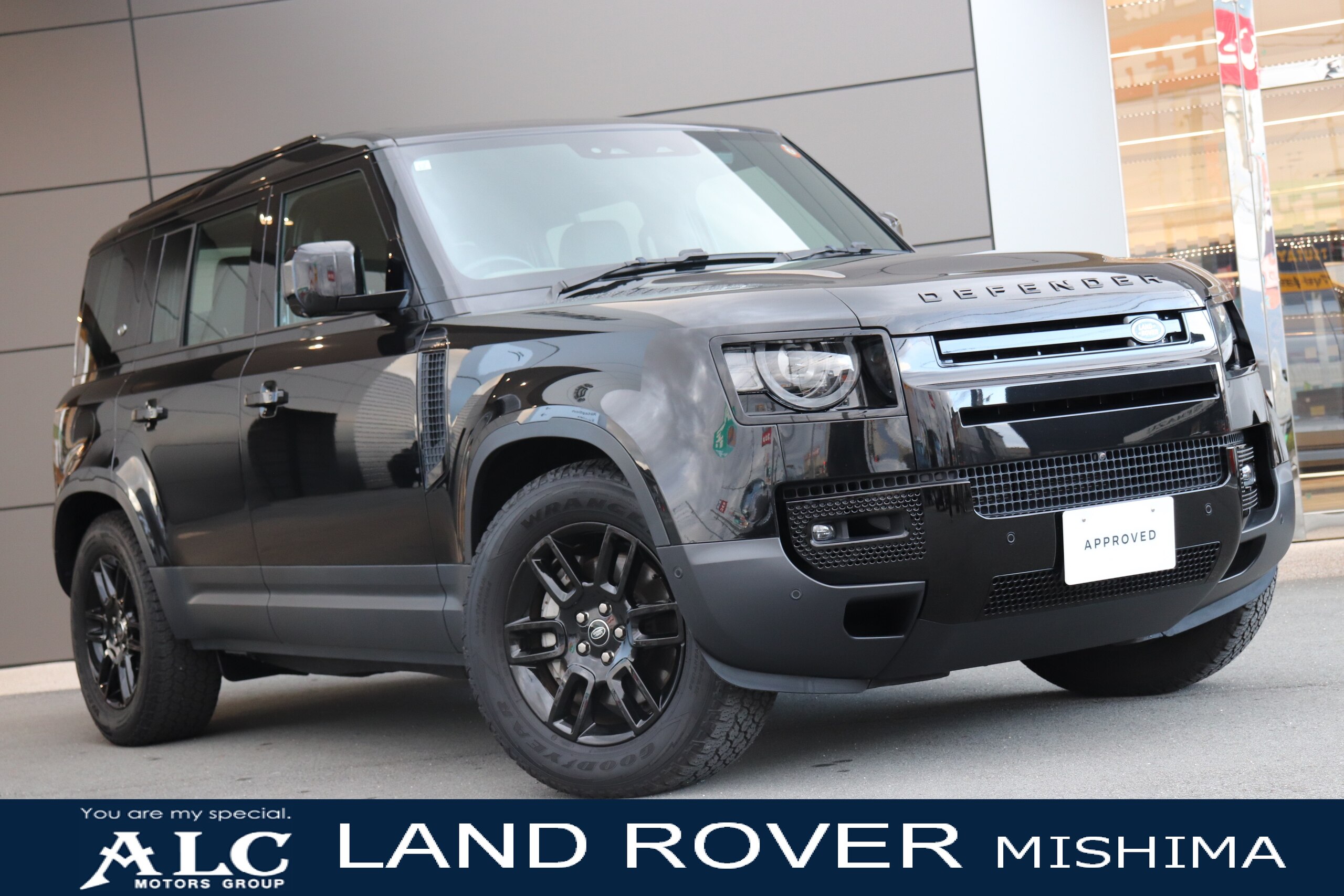 Land Rover Defender 110 S 3.0L D300 Diesel Turbo 4WD