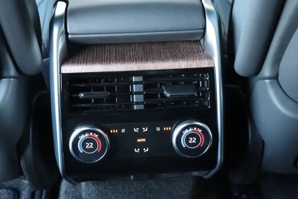 Land Rover Range Rover Autobiography 3.0L D300 Standard Wheelbase Diesel Turbo 4WD — photo 8