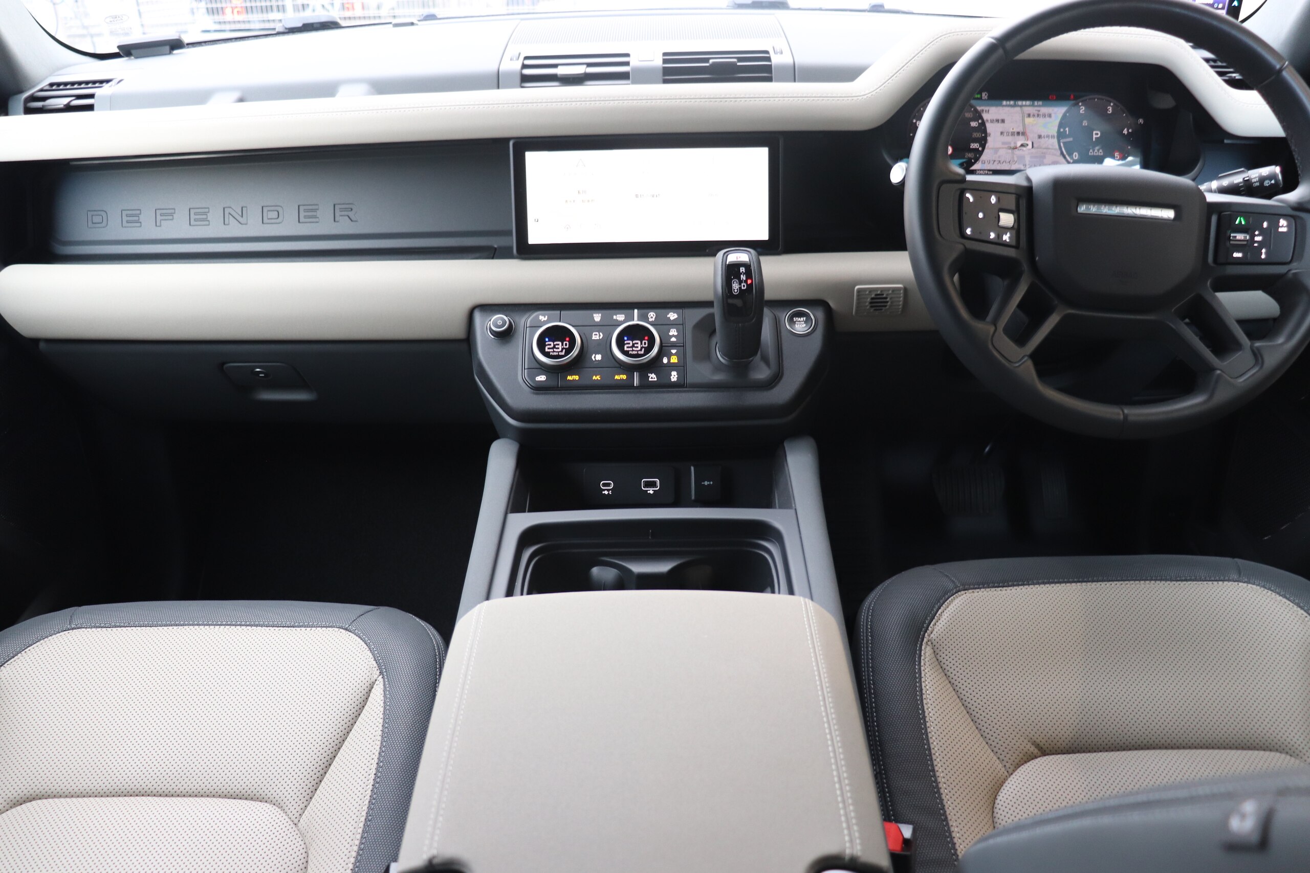 Land Rover Defender 110 X Dynamic SE 3.0L D300 Diesel Turbo 4WD — photo 7