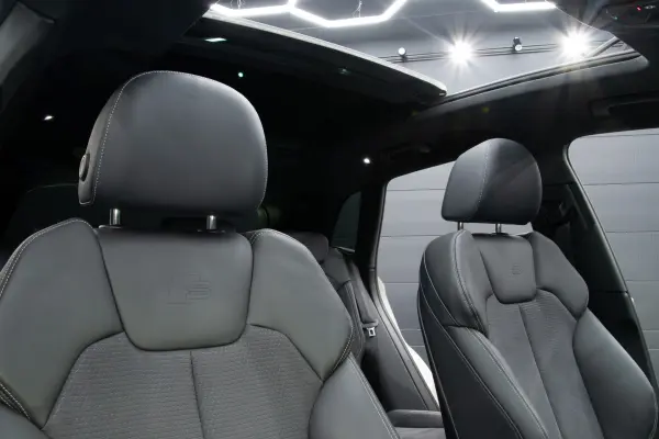 Audi Q5 40 TDI Quattro S Line Diesel Turbo 4WD Audi Exclusive Special Body Color Panorama Sunroof S Line Package Comfort Package Plus Package 5V Spoke Star Design Black Polish (Audi Sport) (Audi Exclusive Cube Silver Metallic) — photo 8