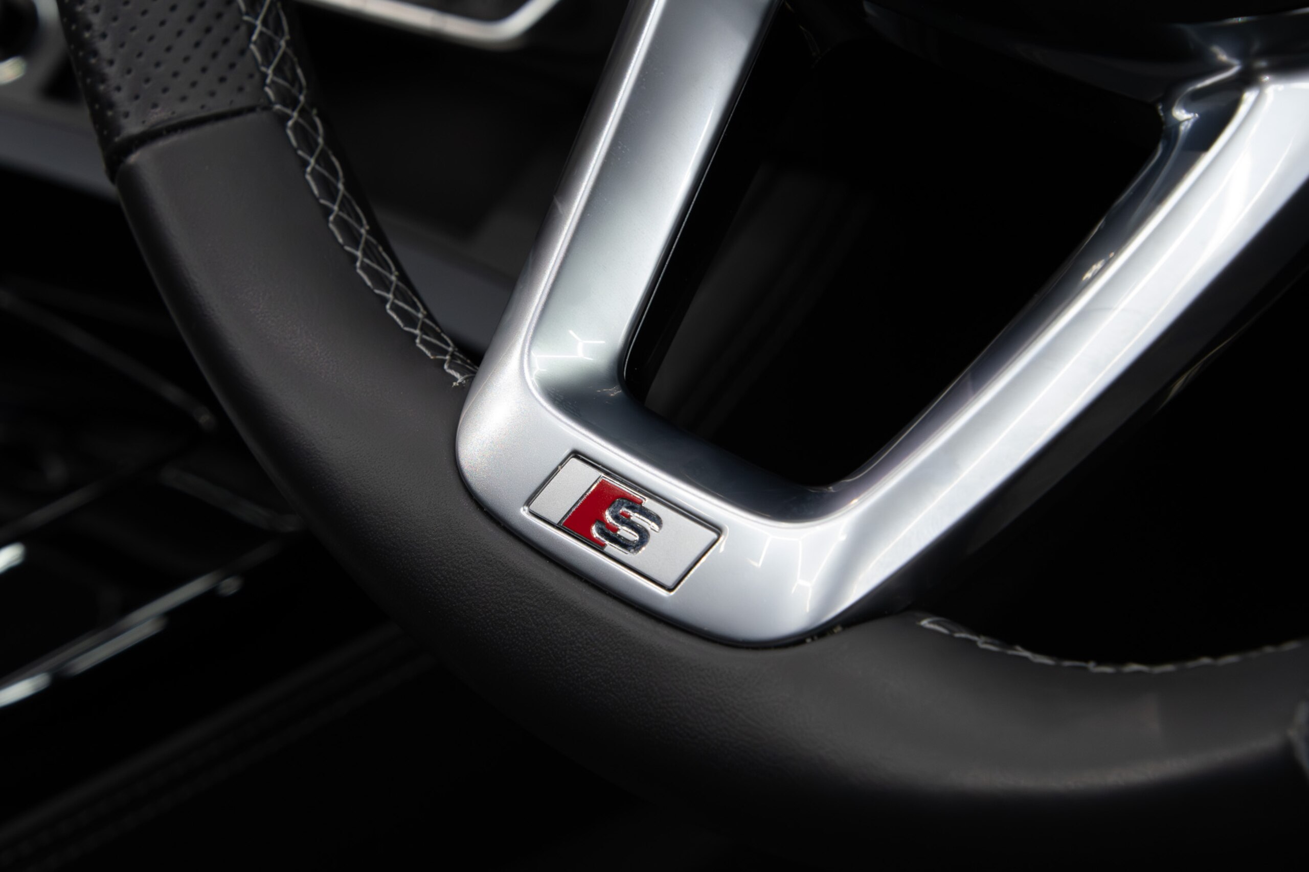 Audi Q5 40 TDI Quattro S Line Diesel Turbo 4WD — photo 9