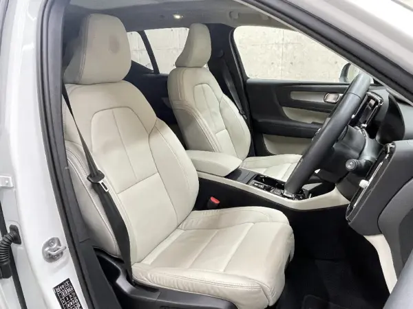 Volvo XC40 Ultimate B4 AWD 4WD Google Maps Leather Seats Sunroof Power Rear Gate Harman Kardon Audio 360-Degree Monitor Genuine Navigation Full-Seg TV Power Seats Seat Heaters Intellisafe BLISTM (White) — photo 7