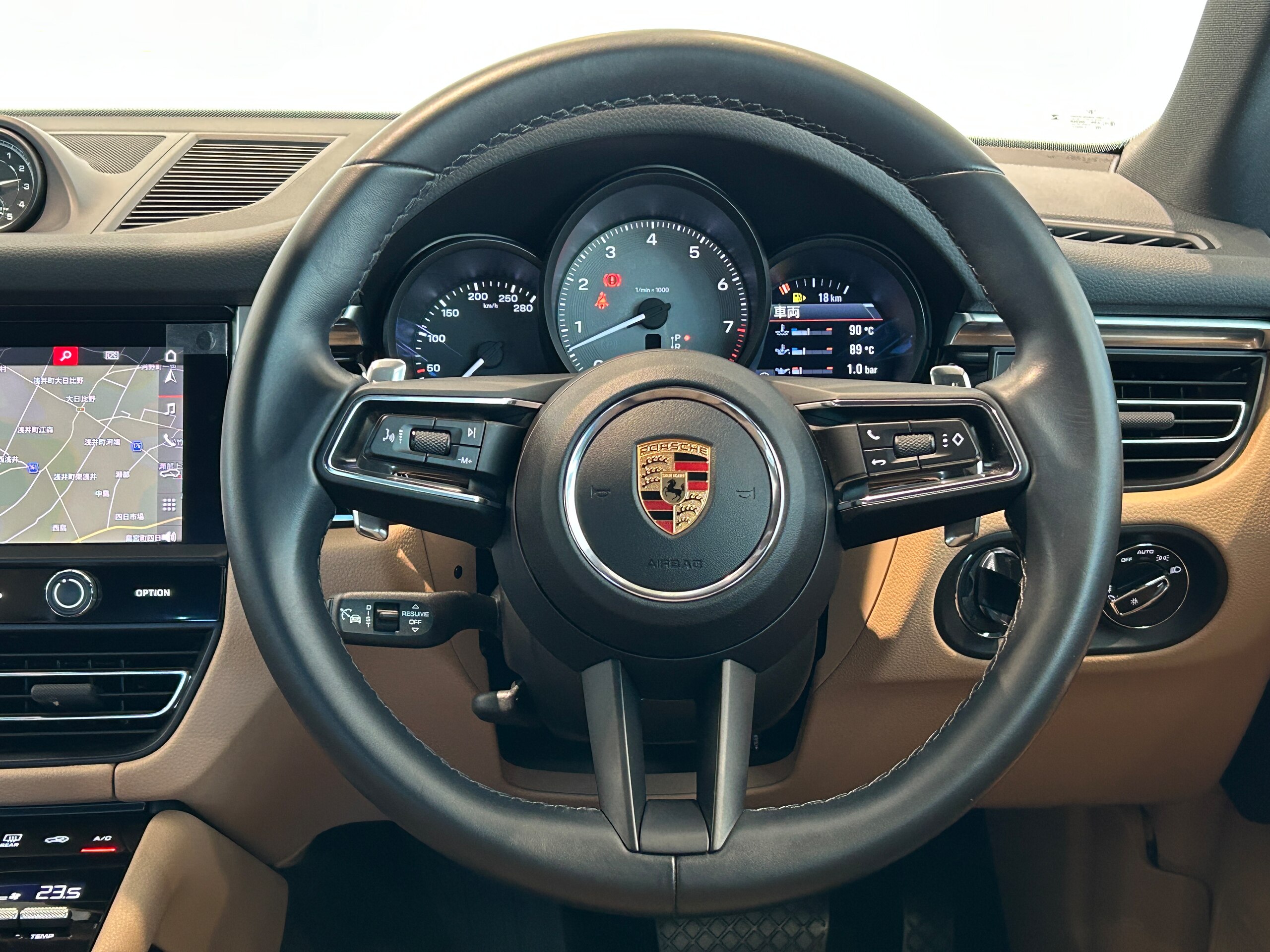 2022 Porsche Macan — photo 3
