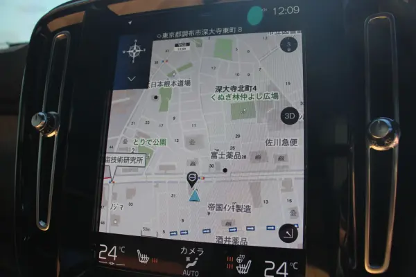 2022 Volvo Xc40 — photo 3