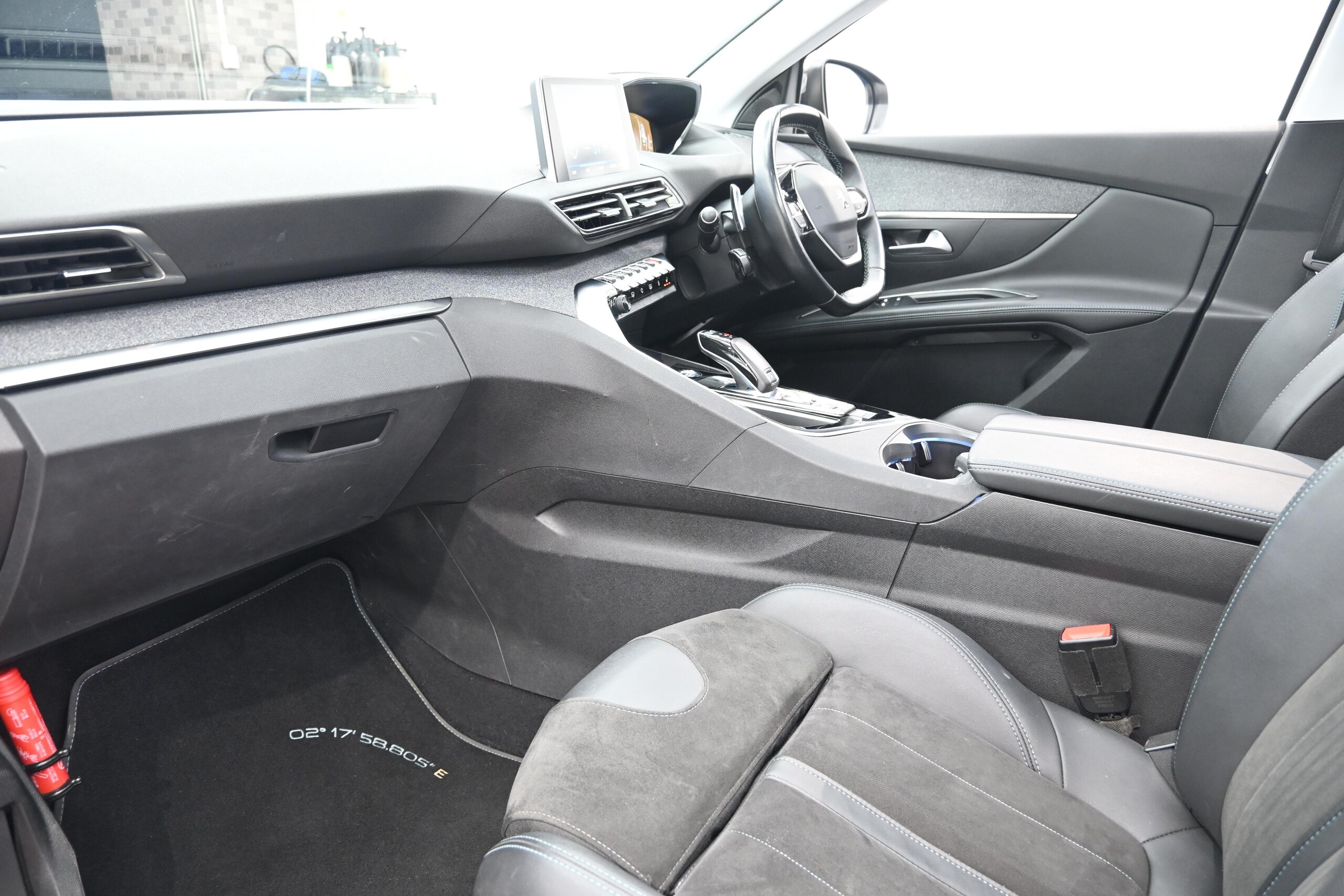 2020 Peugeot 5008 — photo 2