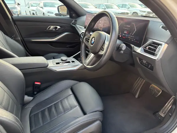 BMW 3 Series M340i xDrive 4WD Certified Used Car with 2-Year Unlimited Mileage Warranty, Late Model, One Owner, Black Leather, Harman Kardon Speakers, Power Trunk Lid (Alpine White) — photo 7