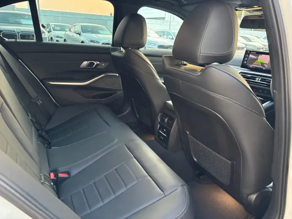 BMW 3 Series M340i xDrive 4WD Certified Used Car with 2-Year Unlimited Mileage Warranty, Late Model, One Owner, Black Leather, Harman Kardon Speakers, Power Trunk Lid (Alpine White) — photo 9