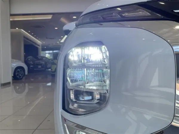 Mitsubishi Outlander PHEV 2.4 G 4WD — photo 9