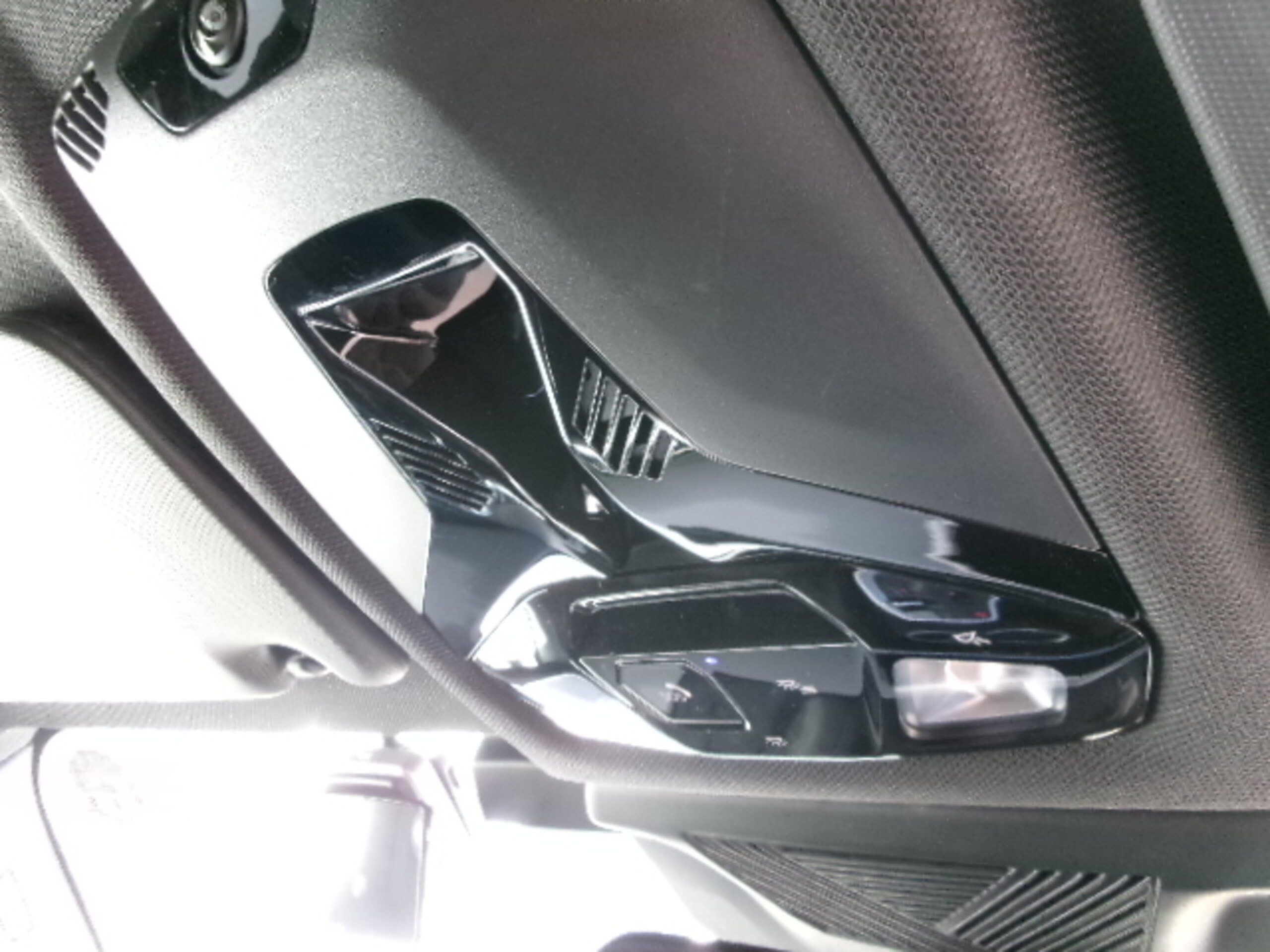 BMW X1 xDrive20i M Sport DCT 4WD — photo 9