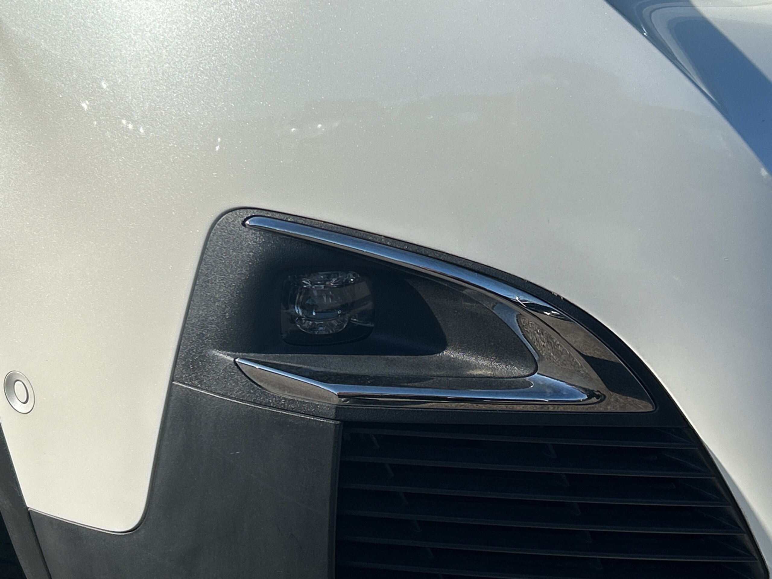 Peugeot 3008 GT BlueHDi Diesel Turbo Panoramic Sunroof Apple CarPlay Foot Trunk Opener Rear Camera Side Camera Intelligent High Beam Seat Massage Power Seat Seat Heater ACC (Nacre White) — photo 9