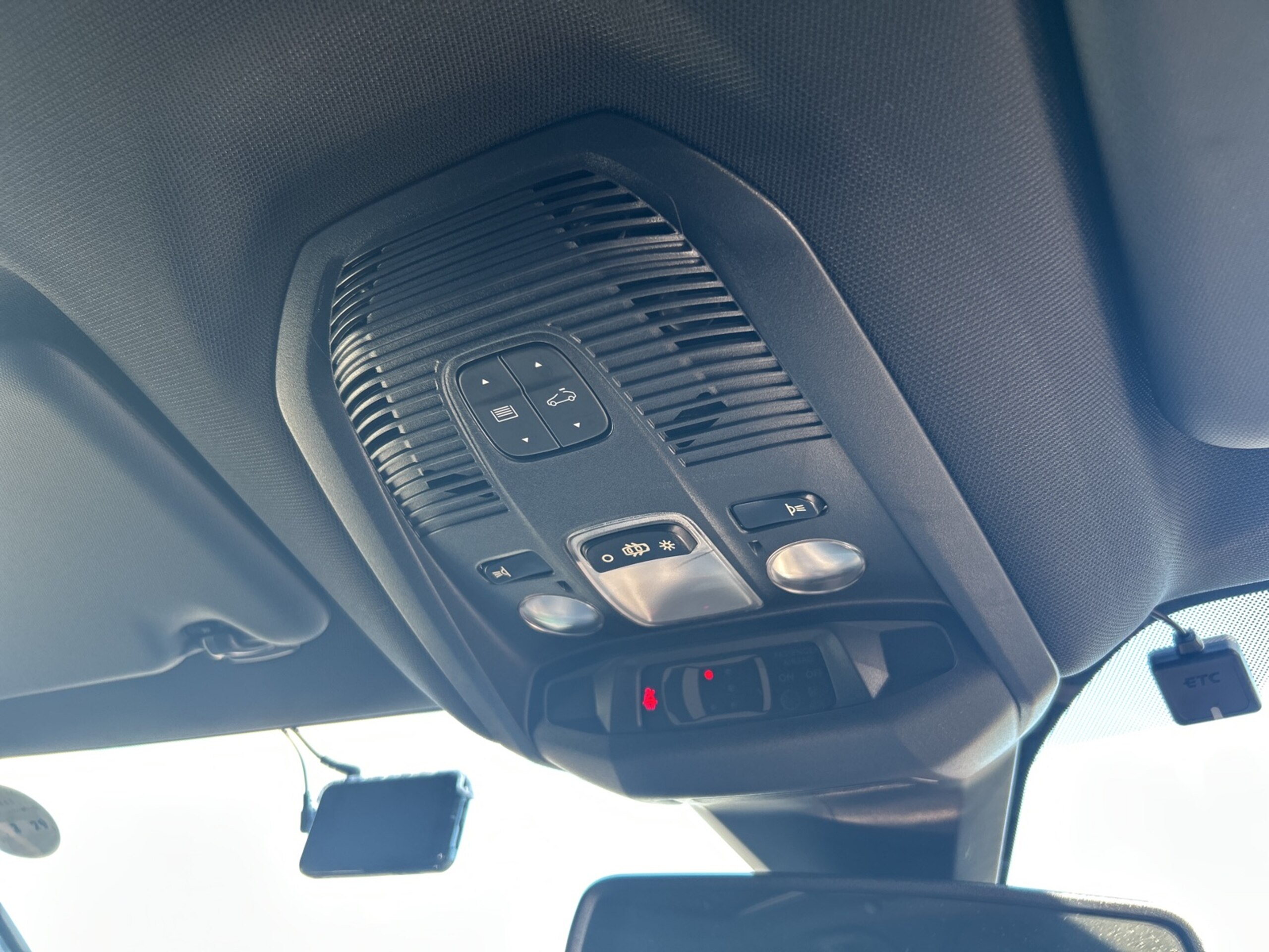 2021 Peugeot 3008 — photo 3