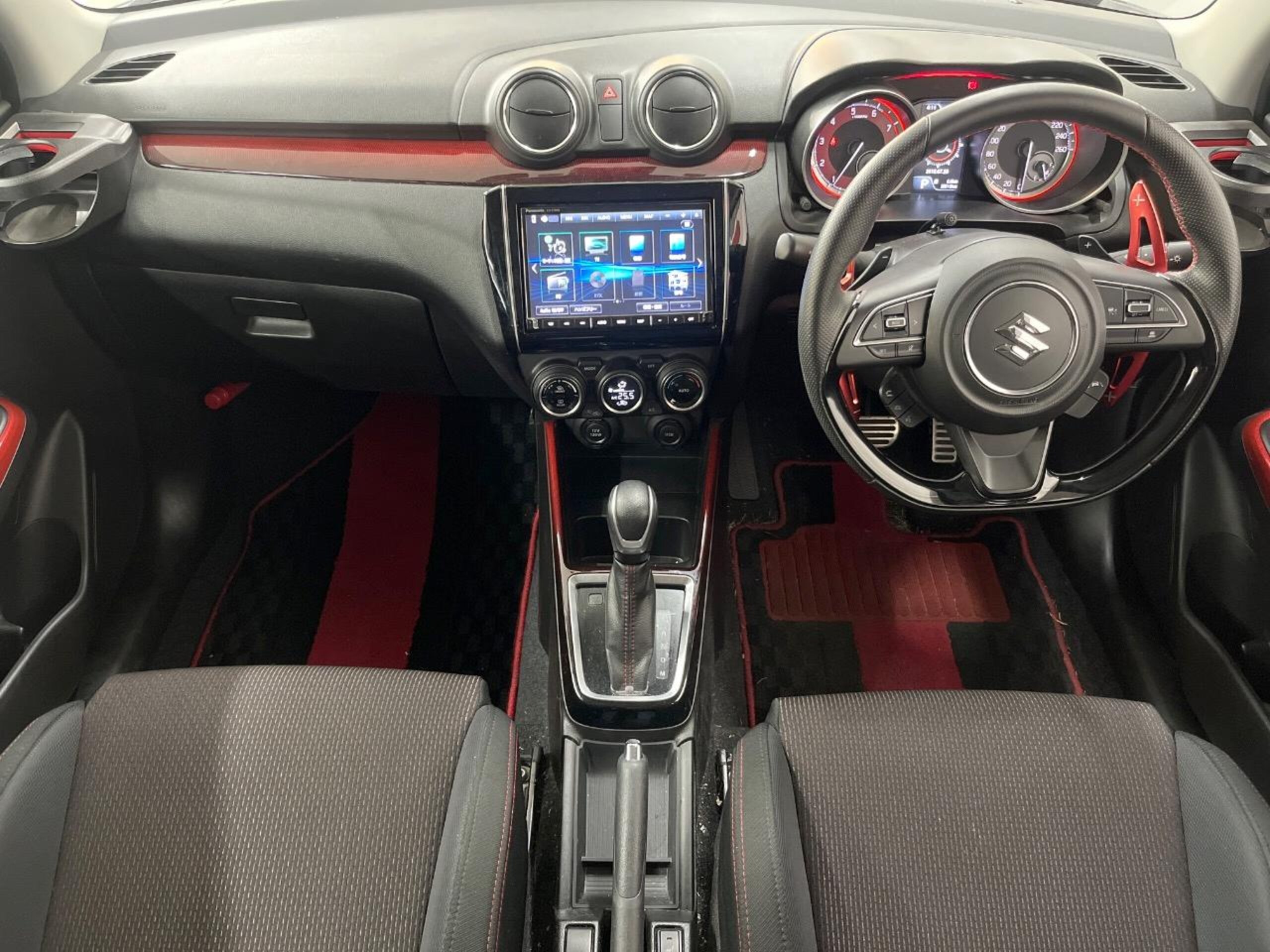 2023 Suzuki Swift — photo 2