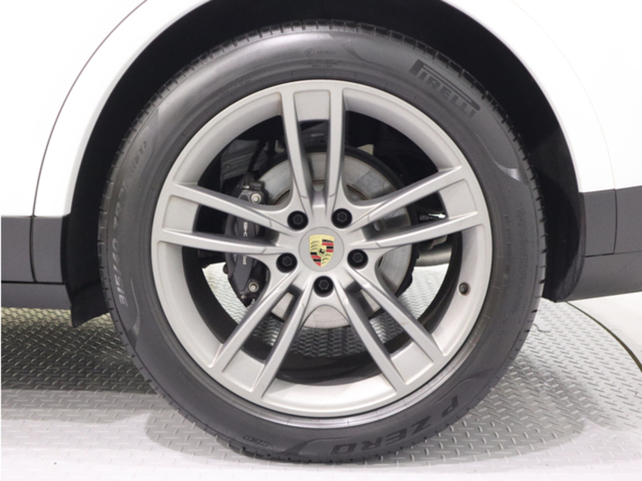 Porsche Cayenne 3.0 Tiptronic S 4WD with 21-inch Alloy Wheels and Arch Extensions — photo 9