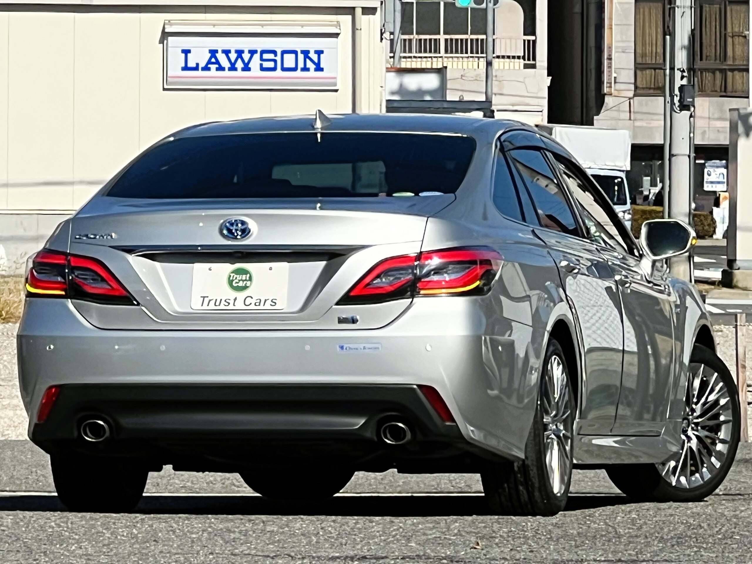 2019 Toyota Crown — photo 2