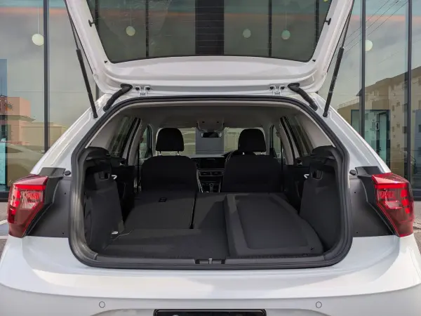 Volkswagen Polo TSI Active with Navigation, Backup Camera, ETC, ACC, Lane Keep Assist, Front Assist, Wireless Charging, Clearance Sonar, Apple CarPlay, Android Auto (Pure White) — photo 8