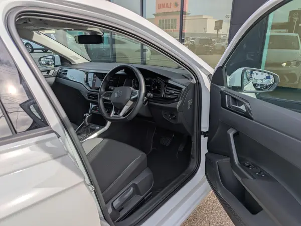 Volkswagen Polo TSI Active with Navigation, Backup Camera, ETC, ACC, Lane Keep Assist, Front Assist, Wireless Charging, Clearance Sonar, Apple CarPlay, Android Auto (Pure White) — photo 9