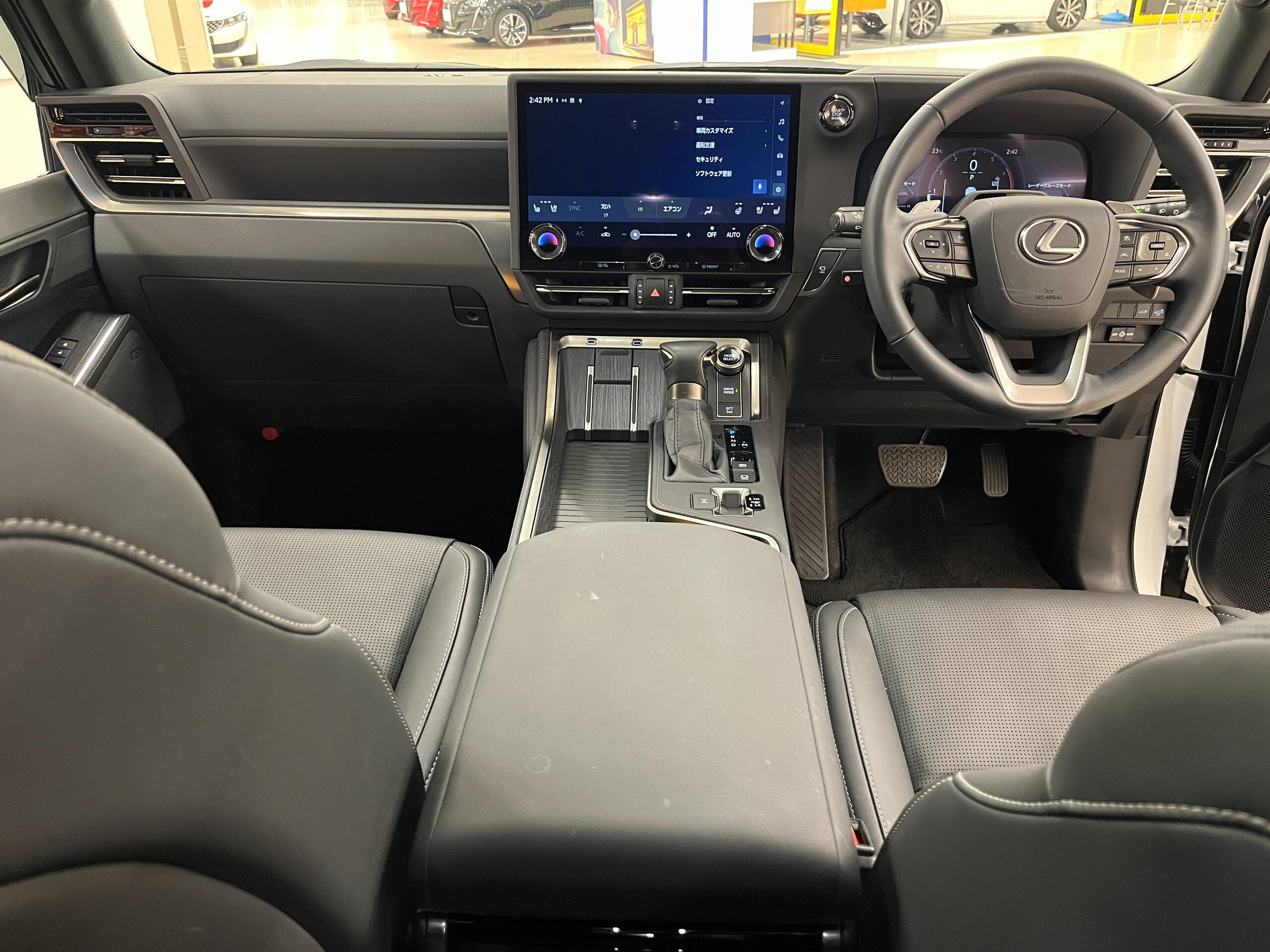 2025 Lexus Gx — photo 2
