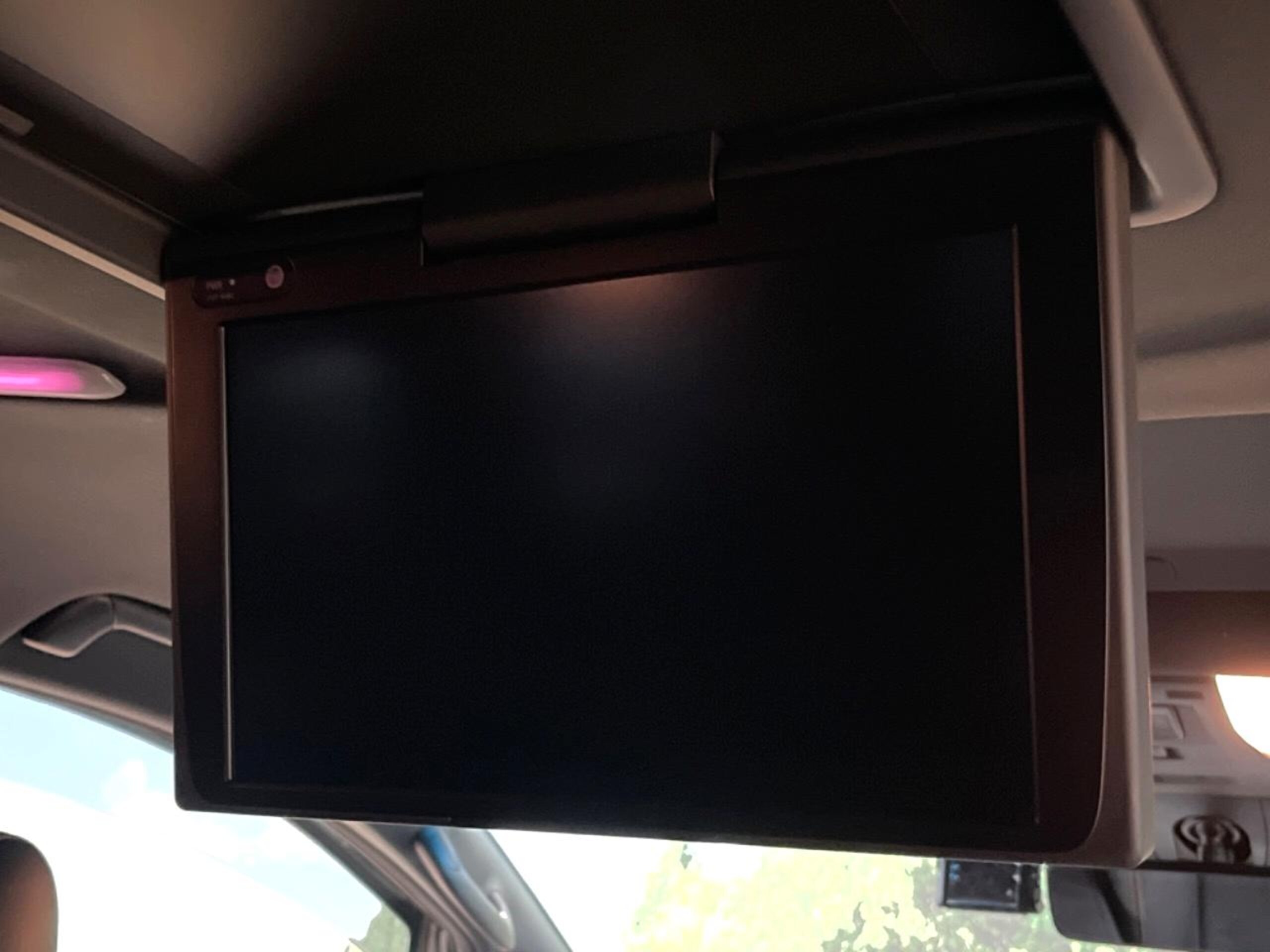 Toyota Alphard Hybrid 2.5 S Type Gold II E-Four 4WD — photo 7