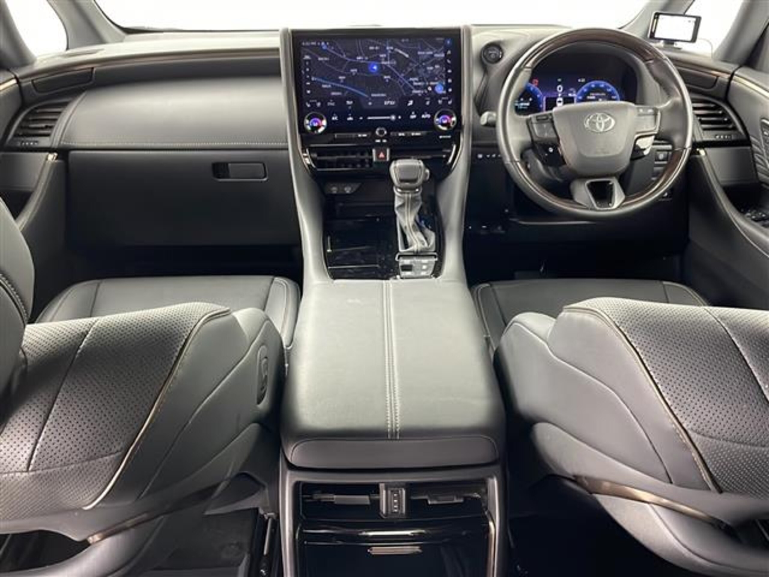 Toyota Alphard Hybrid 2.5 Z E-Four 4WD — photo 7