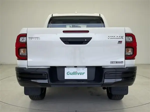 Toyota Hilux 2.4 Z GR Sport Diesel Turbo 4WD with Factory Navigation, Full-Seg TV, 360-Degree Camera, Pre-Collision Safety, Lane Keep Assist, Radar Cruise Control, Auto High Beam, Clearance Sonar, Paddle Shift, Downhill Assist (White Pearl) — photo 9