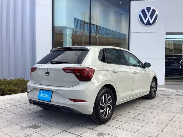 2025 Volkswagen Polo — photo 3