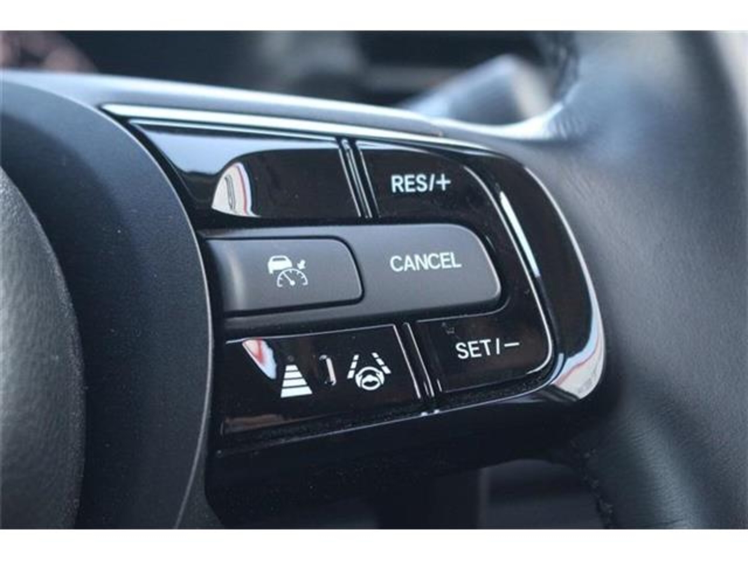 Honda Vezel 1.5 e:HEV X 4WD — photo 7