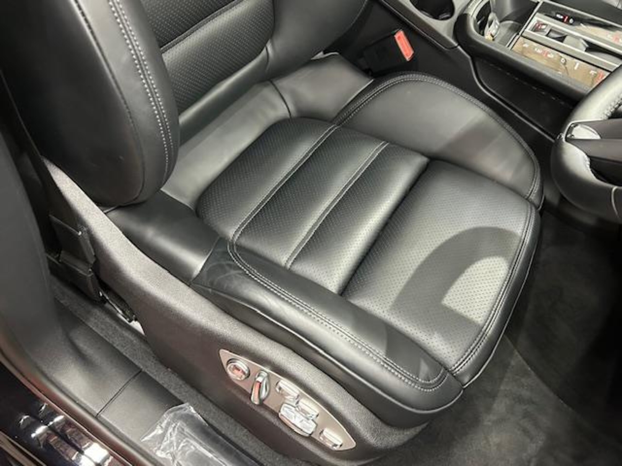 Porsche Macan PDK 4WD — photo 7