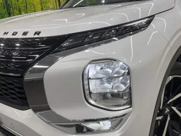 Mitsubishi Outlander PHEV 2.4 G 4WD — photo 8