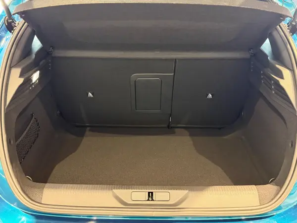 Peugeot 308GT Hybrid — photo 8