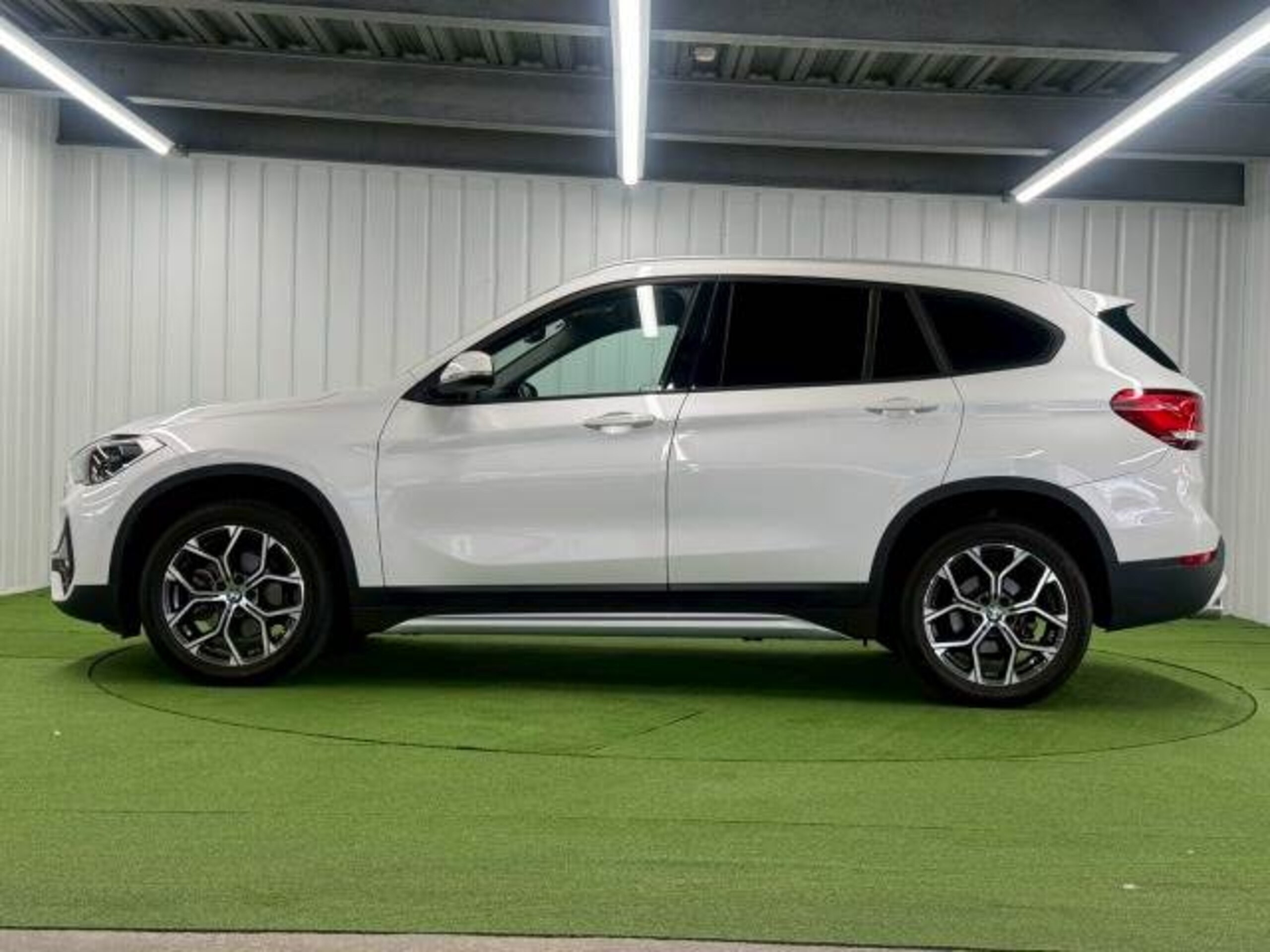BMW X1 xDrive 18d xLine 4WD — photo 9