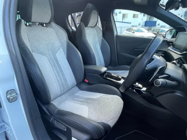 2020 Peugeot 208 — photo 3