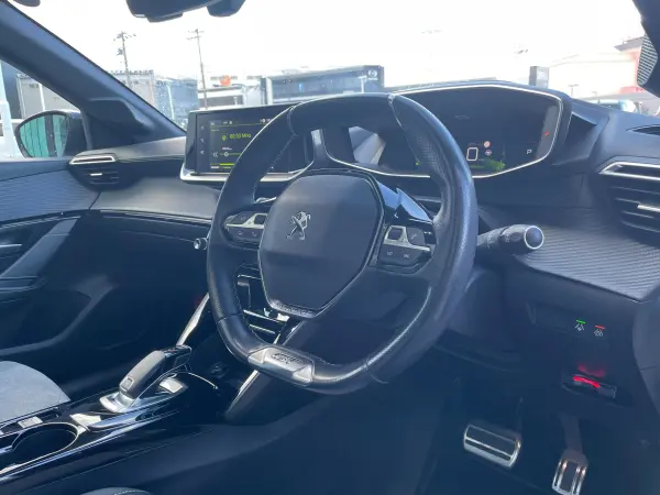 Peugeot 208 GT Line One Owner Apple CarPlay Android Auto Backup Camera ETC Smart Key Active Safety Brake Blind Spot Lane Keep Active Cruise LED Headlights (Pearl White) — photo 7