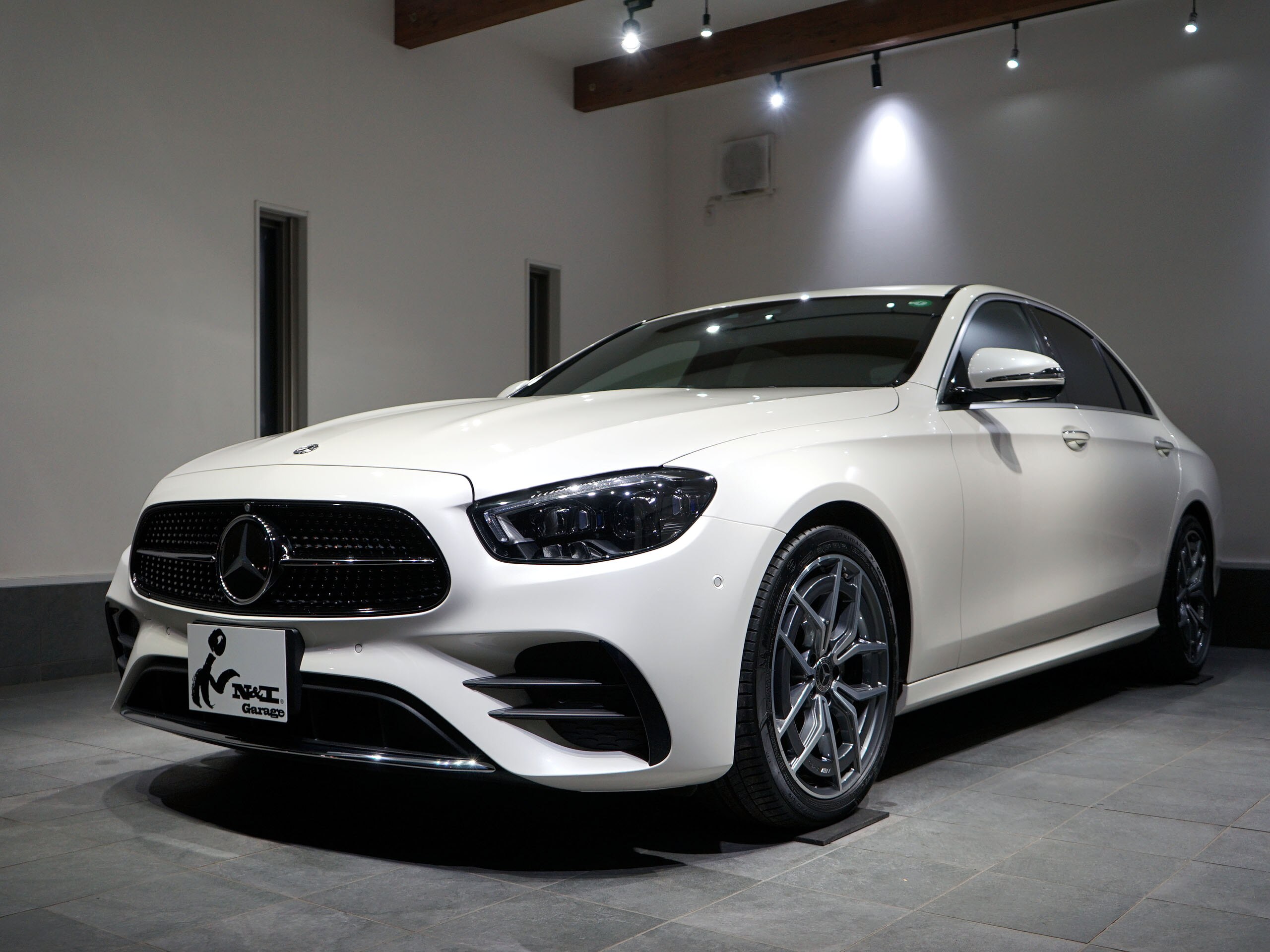 Mercedes-Benz E-Class E200 Sport (BSG) One Owner Late Model BSG AMG Line Package Exclusive Package Air Balance Package Burmester Sound HUD 19-inch AW