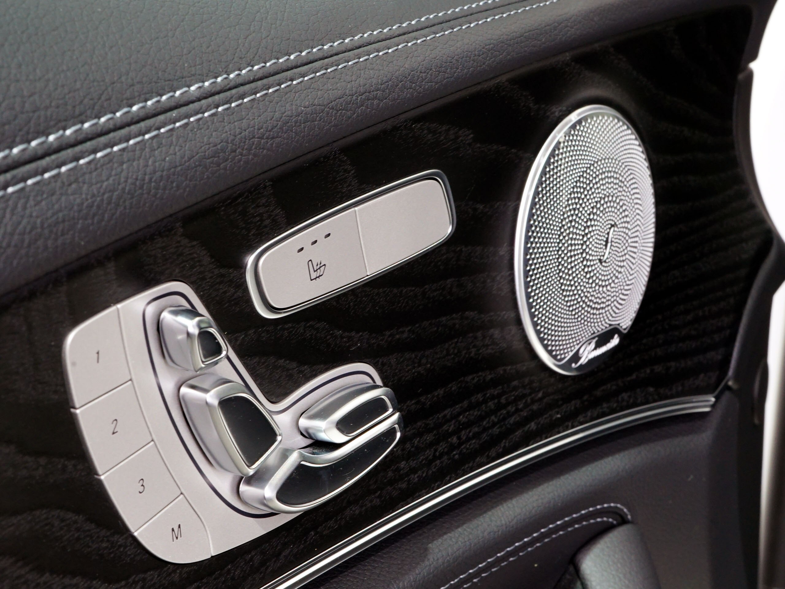 Mercedes-Benz E-Class E200 Sport (BSG) One Owner Late Model BSG AMG Line Package Exclusive Package Air Balance Package Burmester Sound HUD 19-inch AW — photo 9