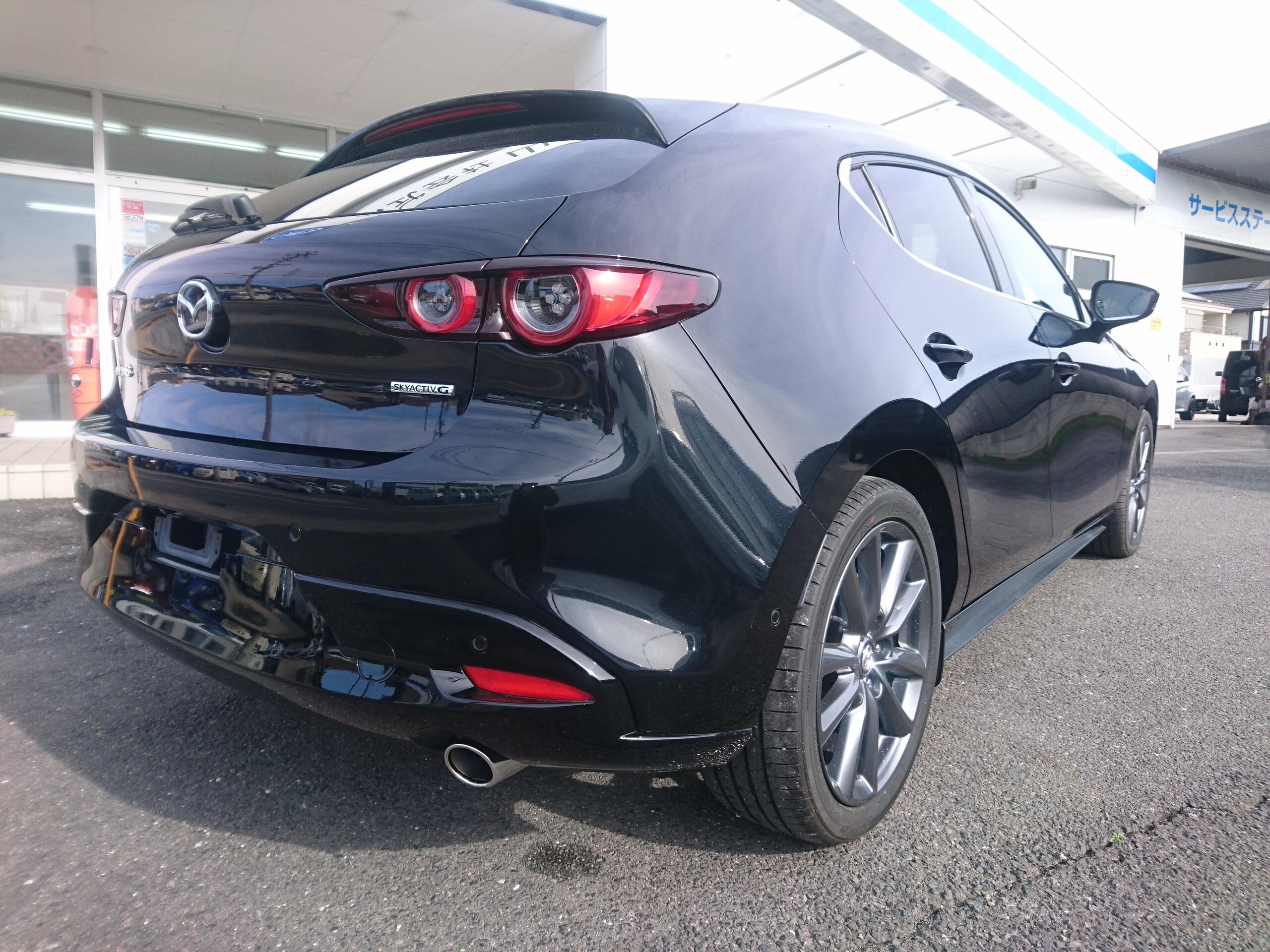 2021 Mazda 3 Fastback — photo 2