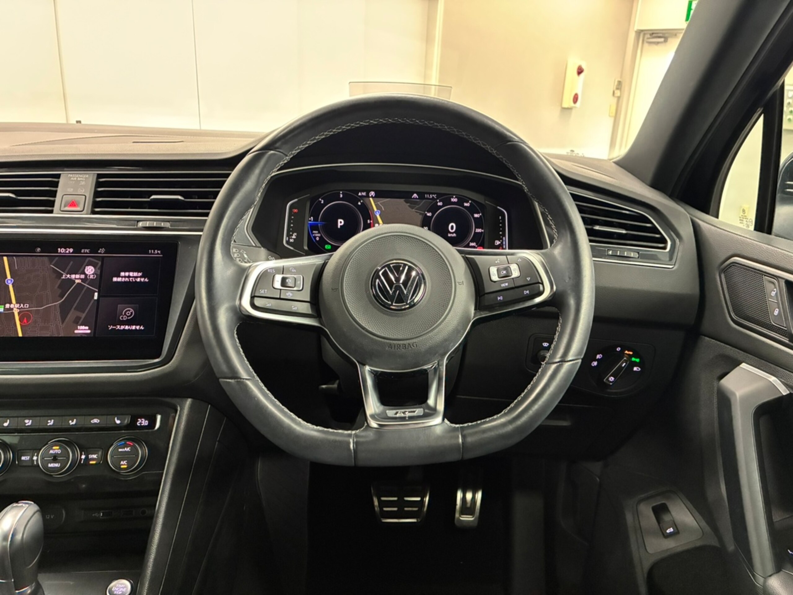 Volkswagen Tiguan TDI 4Motion R-Line Diesel Turbo 4WD — photo 8