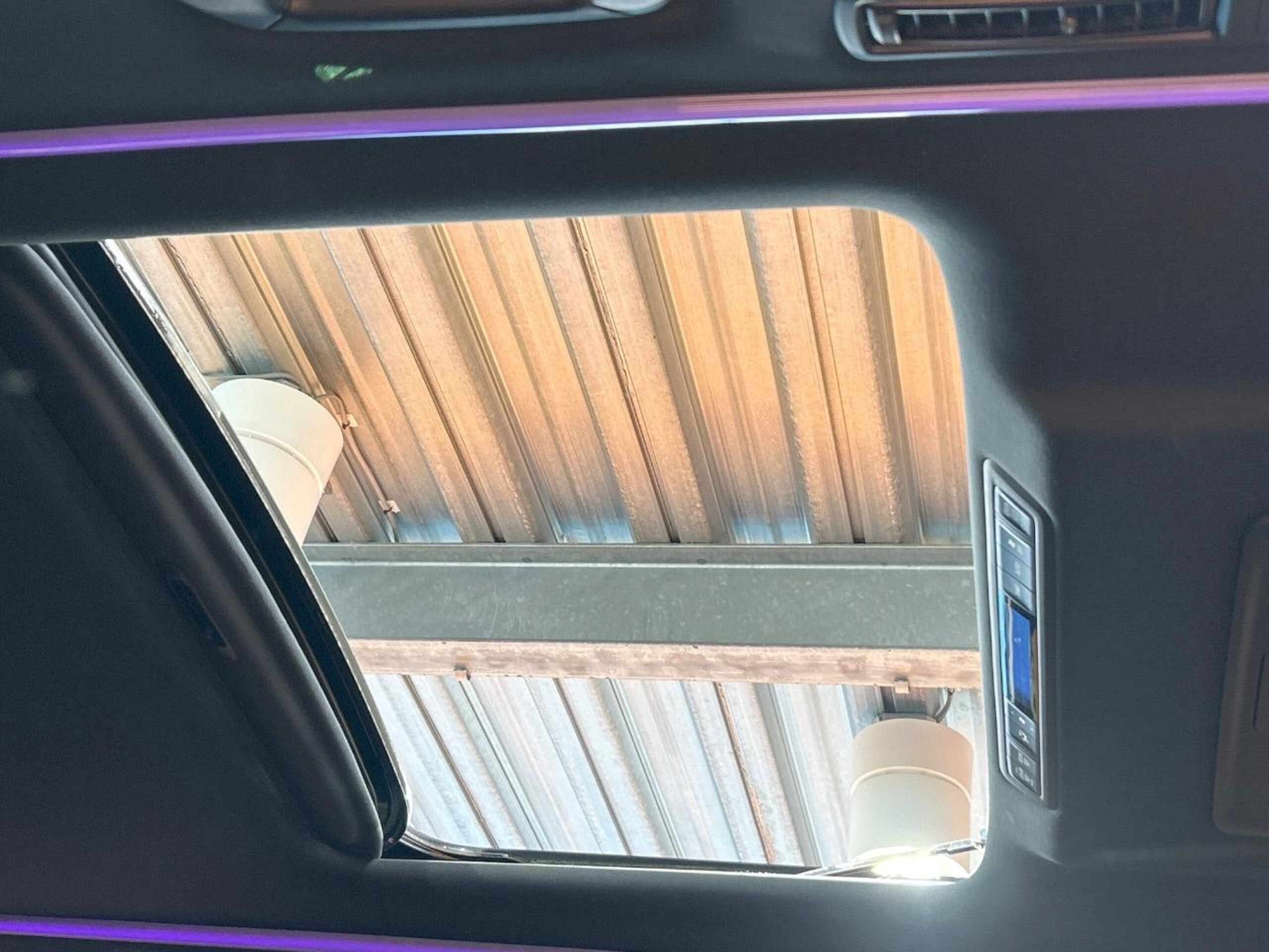 Toyota Alphard Hybrid 2.5 S Type Gold III E-Four 4WD — photo 7