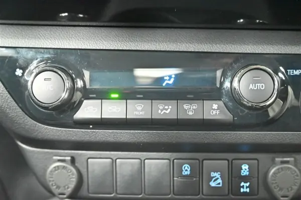 Toyota Hilux 2.4 Z Diesel Turbo 4WD — photo 9