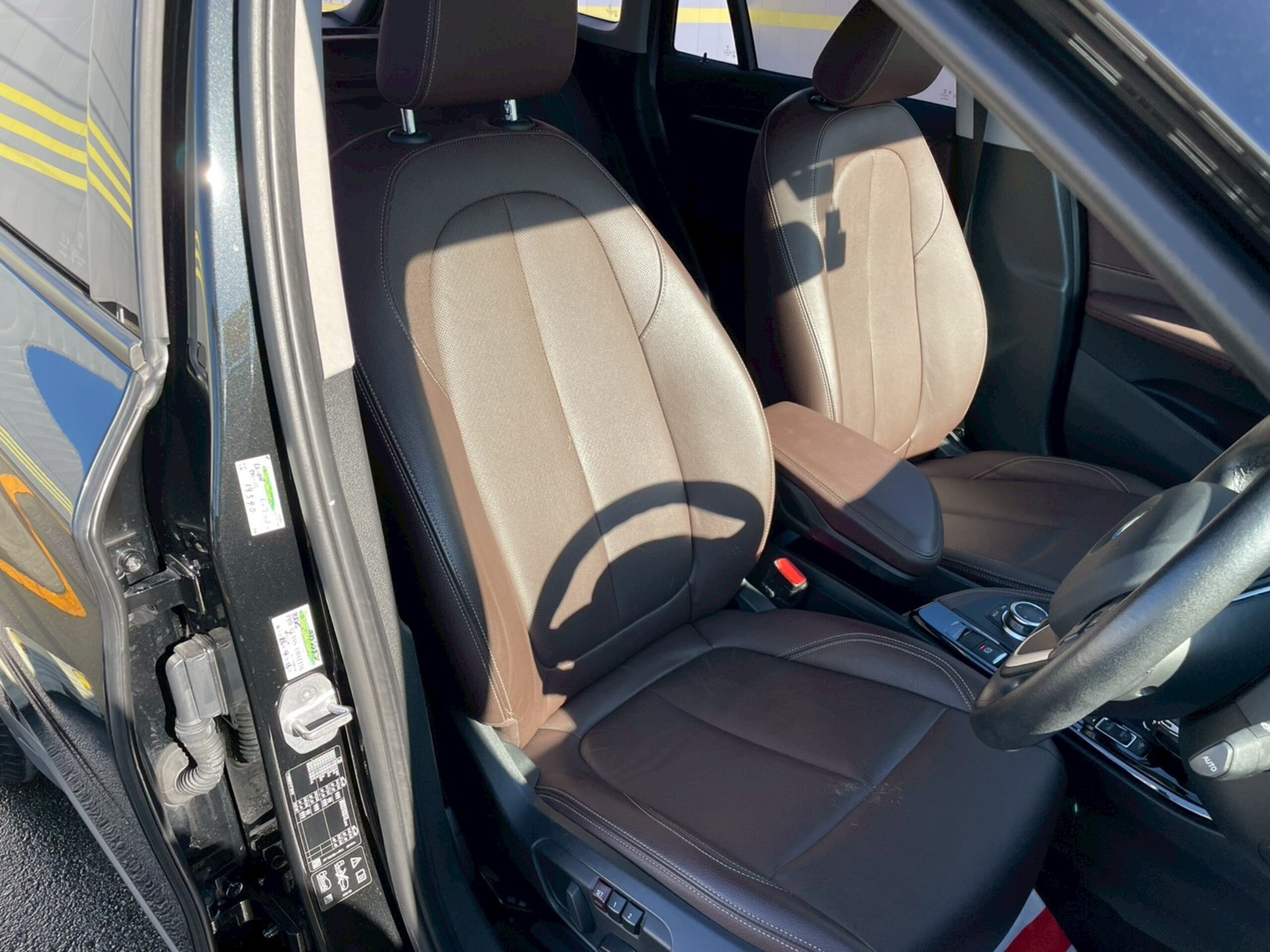 BMW X1 xDrive 18d xLine 4WD with Factory Navigation/Back Camera/Power Tailgate/ETC/Electric Parking Brake/Corner Sensors/Dashcam/Collision Mitigation Braking/Factory Alloy Wheels (Black Sapphire Metallic) — photo 7