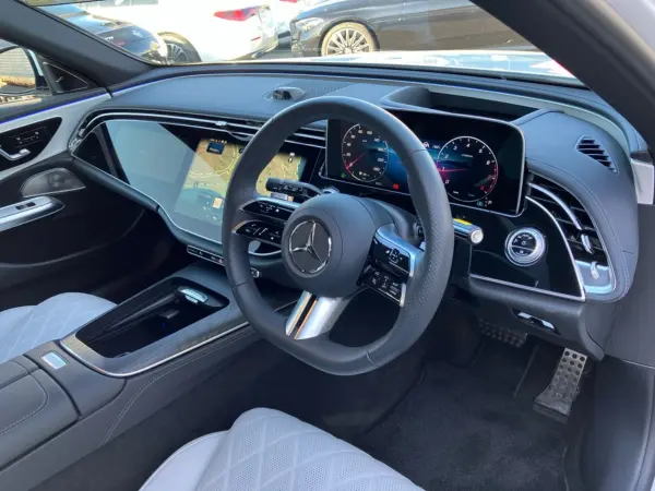 Mercedes-Benz E-Class Wagon E200 Avantgarde AMG Line Package (with ISG) MP202401 Demo Car AMG Line Leather Exclusive Advanced Package Digital Interior Package Panoramic Sliding Roof Seat Ventilation Burmester Surround Radar Safety (Opalith White) — photo 7
