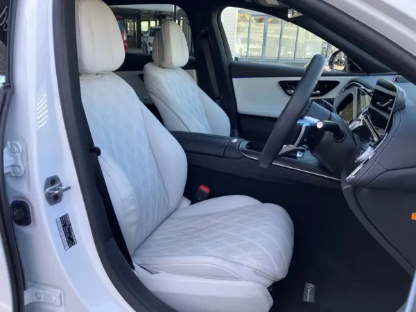 Mercedes-Benz E-Class Wagon E200 Avantgarde AMG Line Package (with ISG) MP202401 Demo Car AMG Line Leather Exclusive Advanced Package Digital Interior Package Panoramic Sliding Roof Seat Ventilation Burmester Surround Radar Safety (Opalith White) — photo 9